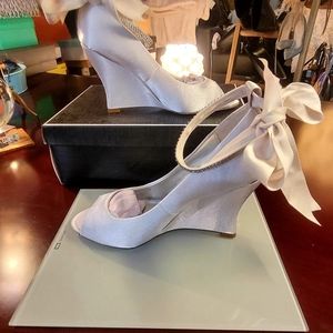 NINA Emma Silver Satin Wedge Heel Evening Shoe Size 8M